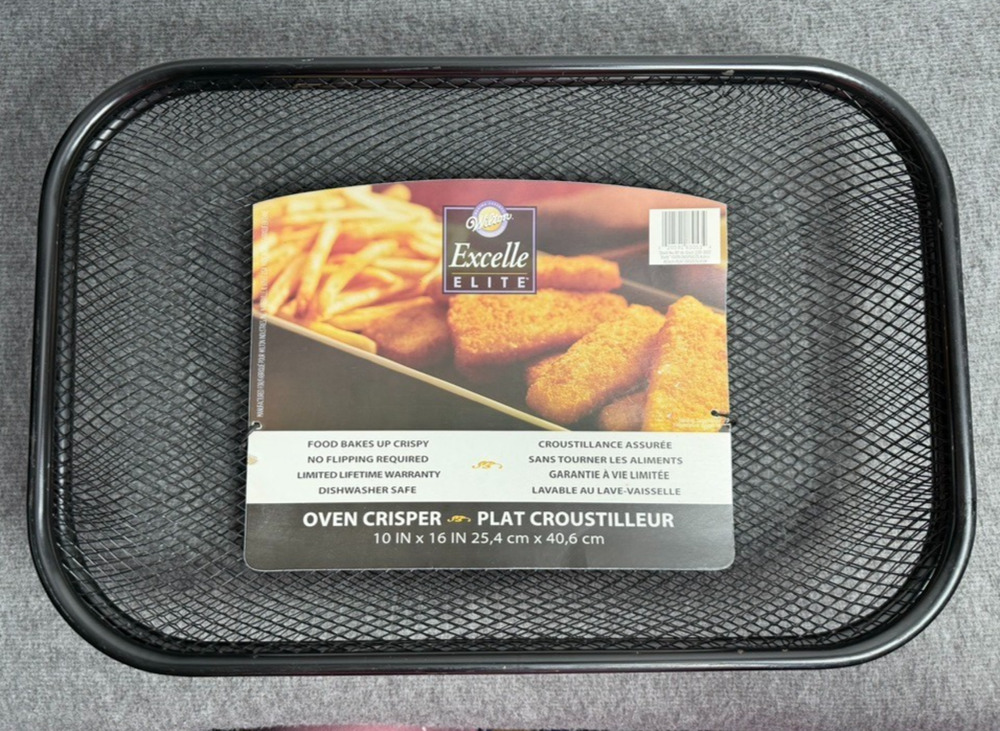 Wilton Bake It Better 10” X 16” Oven Crisper - Set of Two: 1 New/1 Used Once!